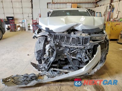 Piąte zdjęcie samochodu w środku: 2022 JEEP GRAND CHEROKEE OVERLAND VIN:1C4RJHDG3N8591038 - miniatura
