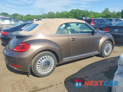 Trzecie zdjęcie samochodu z tyłu: 2015 VOLKSWAGEN BEETLE 1.8T VIN:3VW517AT0FM821283 - miniatura