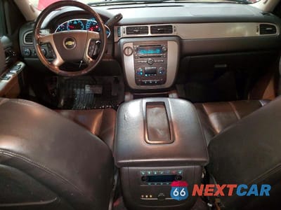 Zdjęcie 8 z 13 samochodu: 2012 CHEVROLET SUBURBAN K1500 LT VIN:1GNSKJE79CR249564 - miniatura