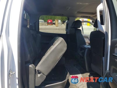 Zdjęcie 10 z 12 samochodu: 2018 GMC SIERRA K2500 DENALI VIN:1GT12UEG0JF232494 - miniatura