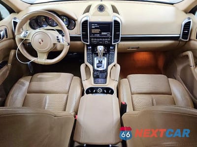 Zdjęcie 8 z 13 samochodu: 2013 PORSCHE CAYENNE VIN:WP1AA2A23DLA19707 - miniatura