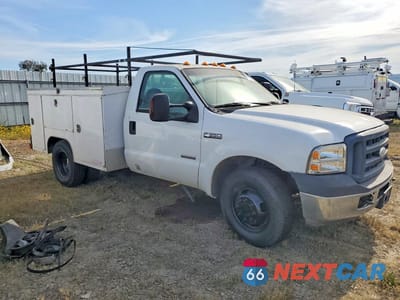 Czwarte zdjęcie samochodu z boku: 2007 FORD F350 SUPER DUTY VIN:1FTWF32P17EA84623 - miniatura