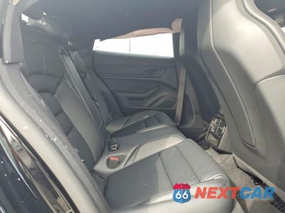 Zdjęcie 10 z 12 samochodu: 2024 PORSCHE TAYCAN VIN:WP0AA2Y14RSA13316 - miniatura