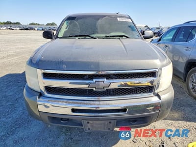 Piąte zdjęcie samochodu w środku: 2011 CHEVROLET SILVERADO K1500 LS VIN:1GCRKREA0BZ330419 - miniatura