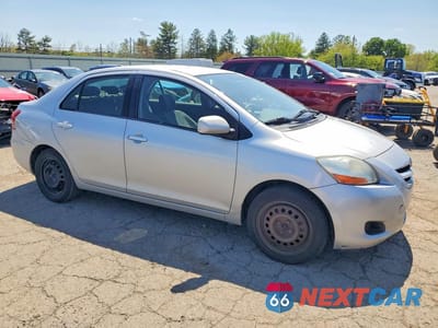 Czwarte zdjęcie samochodu z boku: 2007 TOYOTA YARIS VIN:JTDBT903X71093922 - miniatura