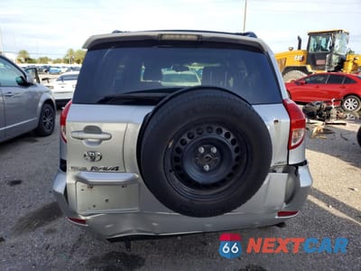 Zdjęcie 6 z 13 samochodu: 2007 TOYOTA RAV4 LIMITED VIN:JTMBD31VX75095057 - miniatura
