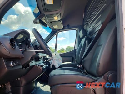 Zdjęcie 7 z 13 samochodu: 2025 MERCEDES-BENZ SPRINTER 2500 VIN:W1Y4NCVY4ST204557 - miniatura