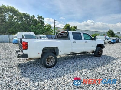 Czwarte zdjęcie samochodu z boku: 2015 GMC SIERRA K3500 VIN:1GT421CG3FF161278 - miniatura