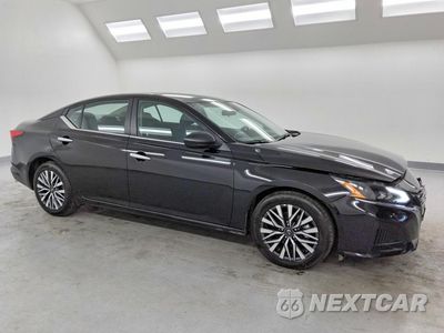 Czwarte zdjęcie samochodu z boku: 2025 NISSAN ALTIMA SV VIN:1N4BL4DV3SN385627 - miniatura
