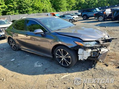 Czwarte zdjęcie samochodu z boku: 2020 TOYOTA CAMRY SE VIN:4T1G11AK4LU969634 - miniatura