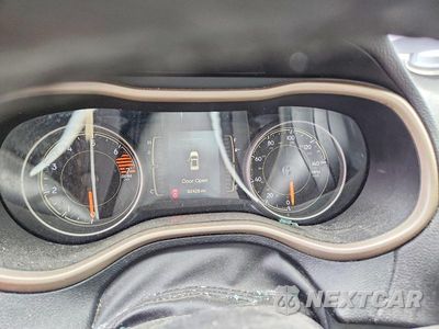 Zdjęcie 9 z 14 samochodu: 2017 JEEP CHEROKEE LATITUDE VIN:1C4PJLCB6HW604462 - miniatura