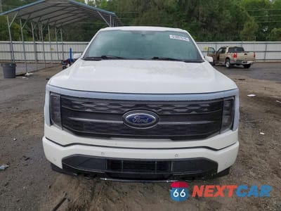 Piąte zdjęcie samochodu w środku: 2023 FORD F150 LIGHTNING PRO VIN:1FT6W1EV2PWG01047 - miniatura