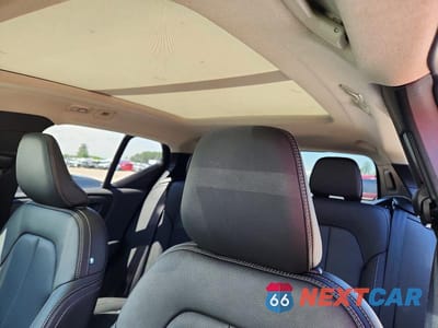 Zdjęcie 10 z 13 samochodu: 2025 VOLVO XC40 CORE VIN:YV4L12UJ0S2578645 - miniatura