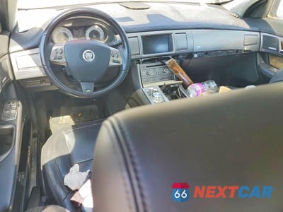 Zdjęcie 8 z 13 samochodu: 2010 JAGUAR XF R VIN:SAJWA0JC6AMR79325 - miniatura