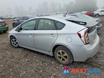 Drugie zdjęcie samochodu z przodu: 2013 TOYOTA PRIUS THREE VIN:JTDKN3DU6D0346987 - miniatura