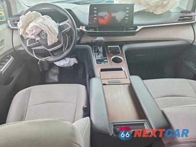 Zdjęcie 8 z 13 samochodu: 2021 TOYOTA SIENNA LE VIN:5TDKRKEC1MS016806 - miniatura