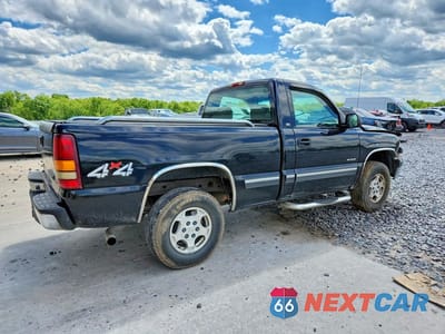 Trzecie zdjęcie samochodu z tyłu: 2002 CHEVROLET SILVERADO K1500 VIN:1GCEK14W92Z135321 - miniatura