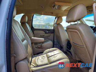 Zdjęcie 11 z 14 samochodu: 2014 CHEVROLET SUBURBAN K1500 LT VIN:1GNSKJE71ER166469 - miniatura