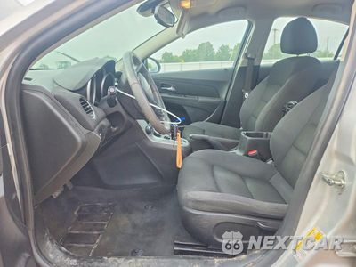 Piąte zdjęcie samochodu w środku: 2016 CHEVROLET CRUZE LIMITED LT VIN:1G1PE5SB9G7166099 - miniatura