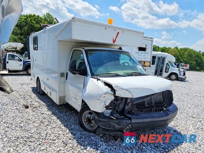 Czwarte zdjęcie samochodu z boku: 2017 CHEV EXPRESS G4500 VIN:1HA6GUCG9HN001857 - miniatura