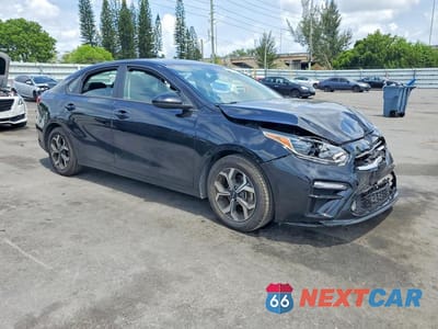 Czwarte zdjęcie samochodu z boku: 2021 KIA FORTE LXS VIN:3KPF24AD3ME408177 - miniatura