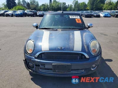 Piąte zdjęcie samochodu w środku: 2010 MINI COOPER VIN:WMWMR3C56ATU97746 - miniatura
