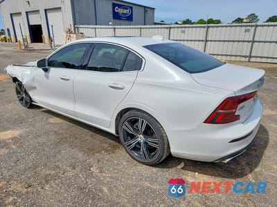 Drugie zdjęcie samochodu z przodu: 2022 VOLVO S60 B5 INSCRIPTION VIN:7JRL12TL9NG154069 - miniatura