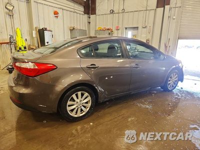 Trzecie zdjęcie samochodu z tyłu: 2014 KIA FORTE LX VIN:KNAFX4A66E5123390 - miniatura