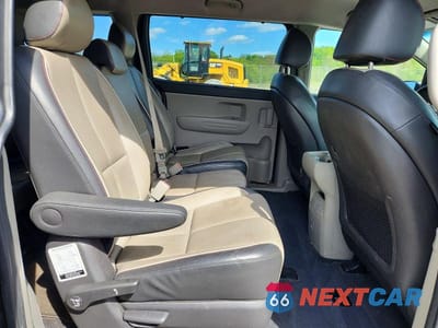Zdjęcie 11 z 13 samochodu: 2017 KIA SEDONA LX VIN:KNDMB5C19H6238712 - miniatura