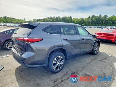 Trzecie zdjęcie samochodu z tyłu: 2020 TOYOTA HIGHLANDER XLE VIN:5TDHZRBH2LS508889 - miniatura