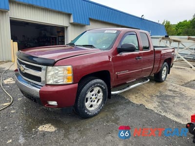 2008 CHEVROLET SILVERADO K1500 1GCEK19048E180400 - główne zdjęcie licytacji z USA - miniatura