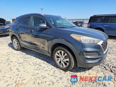 Czwarte zdjęcie samochodu z boku: 2019 HYUNDAI TUCSON VALUE VIN:KM8J3CA41KU911010 - miniatura