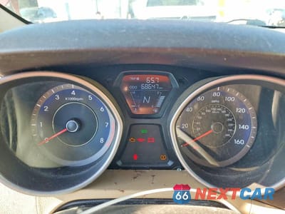 Zdjęcie 9 z 13 samochodu: 2013 HYUNDAI ELANTRA GLS VIN:KMHDH4AE3DU488818 - miniatura