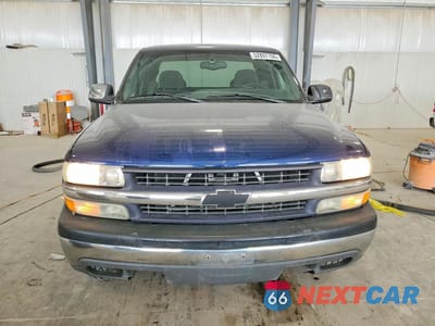 Piąte zdjęcie samochodu w środku: 2002 CHEVROLET SILVERADO K1500 VIN:2GCEK19T621256380 - miniatura