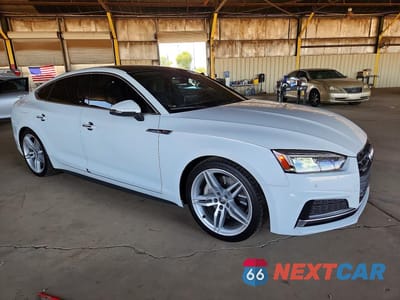 Czwarte zdjęcie samochodu z boku: 2018 AUDI A5 PREMIUM PLUS S-LINE VIN:WAUENCF59JA062016 - miniatura