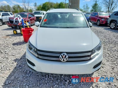 Piąte zdjęcie samochodu w środku: 2015 VOLKSWAGEN TIGUAN S VIN:WVGBV7AX0FW512888 - miniatura
