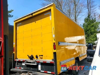 Trzecie zdjęcie samochodu z tyłu: 2022 GMC SAVANA BOX TRUCK VIN:7GZ37TC73NN006813 - miniatura