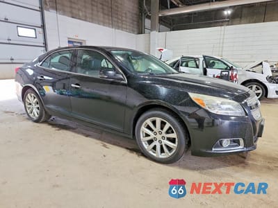 Czwarte zdjęcie samochodu z boku: 2013 CHEVROLET MALIBU LT VIN:1G11H5SA9DU115154 - miniatura