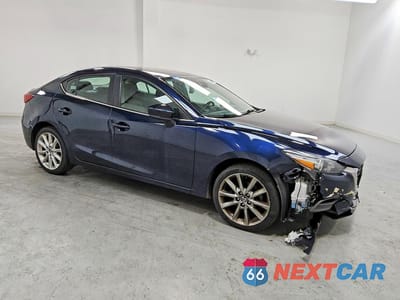 Czwarte zdjęcie samochodu z boku: 2018 MAZDA 3 TOURING VIN:3MZBN1V3XJM174088 - miniatura