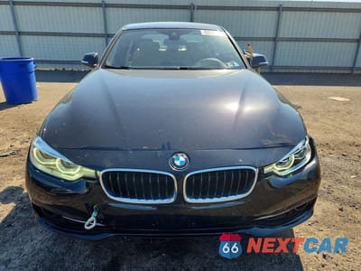 Piąte zdjęcie samochodu w środku: 2018 BMW 330 XI VIN:WBA8D9C54JA607806 - miniatura