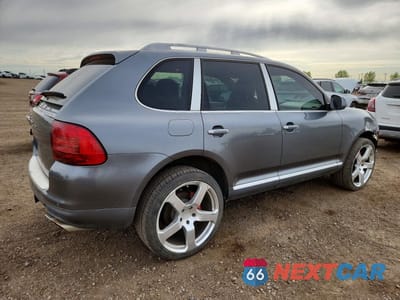 Trzecie zdjęcie samochodu z tyłu: 2006 PORSCHE CAYENNE TURBO VIN:WP1AC29P26LA90572 - miniatura