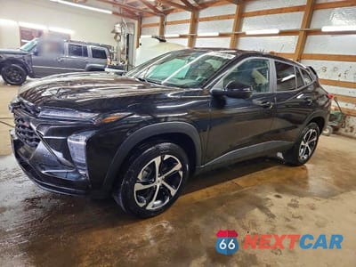 2024 CHEVROLET TRAX 1RS KL77LGE21RC044610 - główne zdjęcie licytacji z USA - miniatura