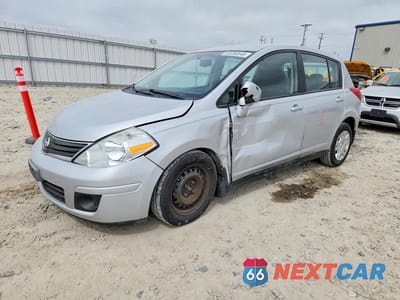 2010 NISS VERSA 1.8 S 3N1BC1CP0AL439057 - główne zdjęcie licytacji z USA - miniatura