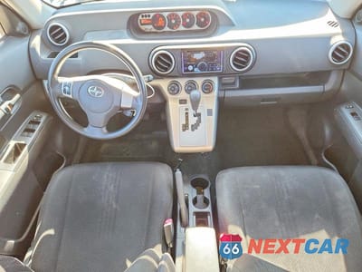 Zdjęcie 8 z 13 samochodu: 2008 TOYOTA SCION XB VIN:JTLKE50E981036640 - miniatura