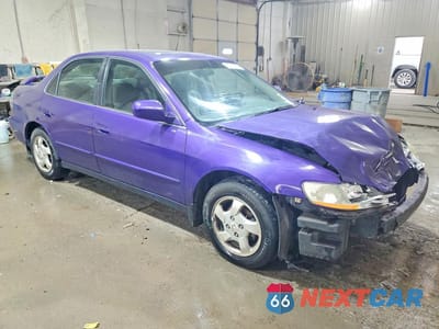 Czwarte zdjęcie samochodu z boku: 1999 HONDA ACCORD EX VIN:1HGCG5654XA108250 - miniatura