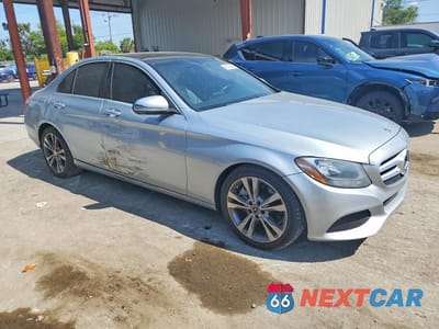 Czwarte zdjęcie samochodu z boku: 2018 MERCEDES-BENZ C 300 VIN:WDDWF4JB2JR333108 - miniatura