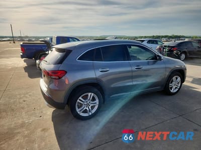 Trzecie zdjęcie samochodu z tyłu: 2021 MERCEDES-BENZ GLA 250 VIN:W1N4N4GB2MJ149584 - miniatura