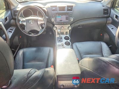 Zdjęcie 8 z 13 samochodu: 2011 TOYOTA HIGHLANDER SE VIN:5TDBK3EH1BS074224 - miniatura
