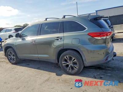 Drugie zdjęcie samochodu z przodu: 2019 TOYOTA HIGHLANDER LE PLUS VIN:5TDZZRFH1KS333290 - miniatura