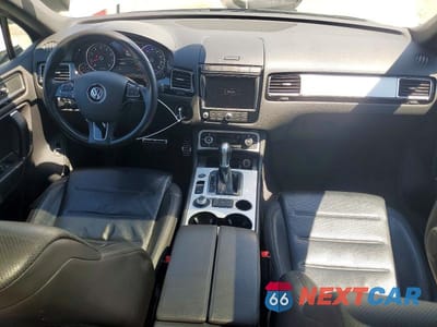 Zdjęcie 8 z 13 samochodu: 2017 VOLKSWAGEN TOUAREG WOLFSBURG VIN:WVGRF7BP8HD003284 - miniatura